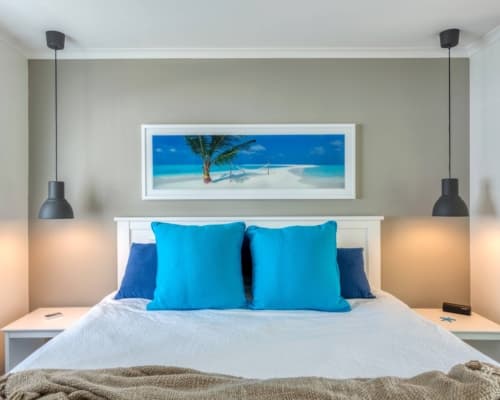 9-executive-2-bed-with-office-tropical-nite-bed-1-b-17